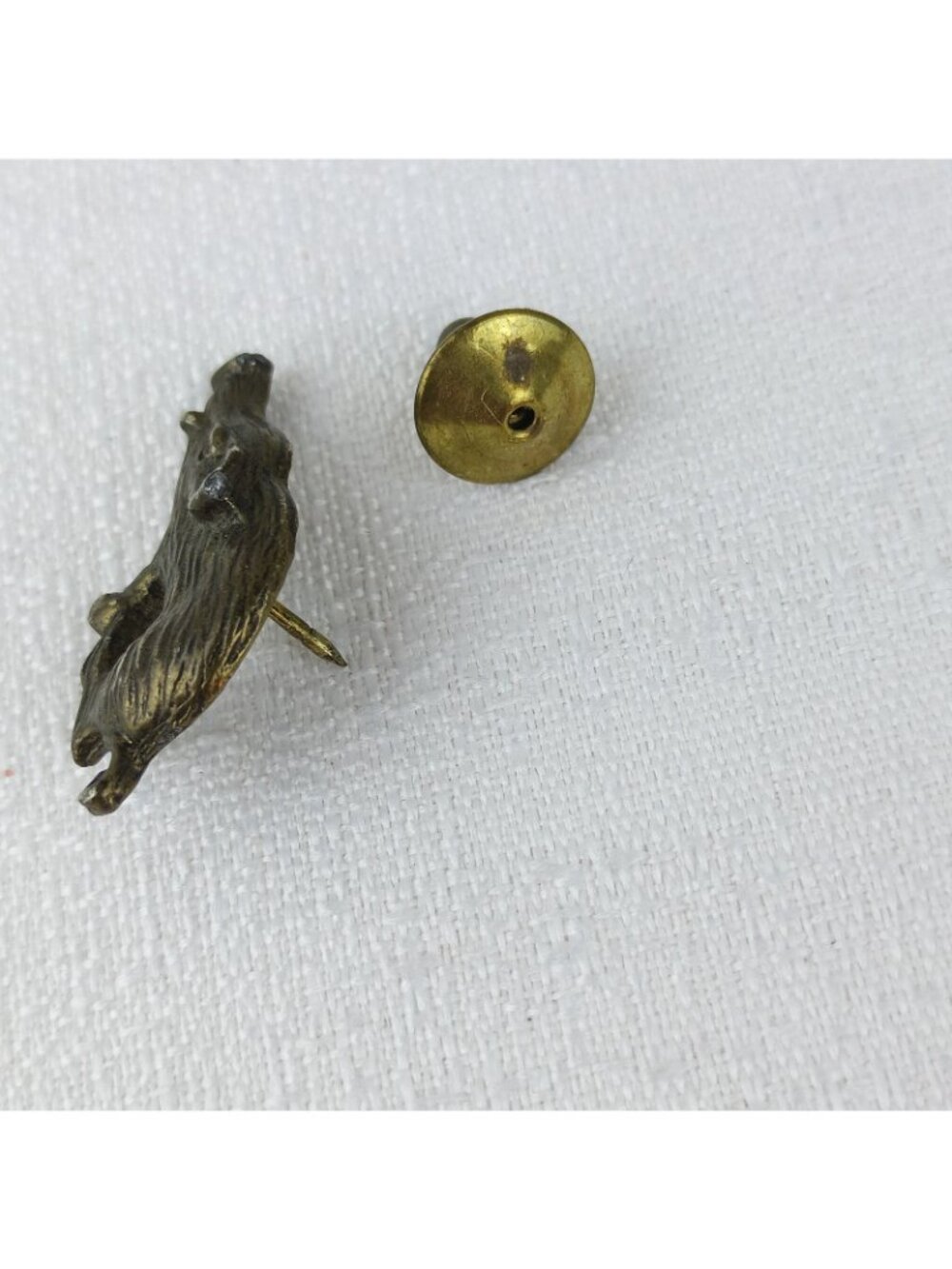 The University Of Arkansas Razorbacks Silver tarnish metal Wild Hog Lapel Pin - Picture 6 of 7